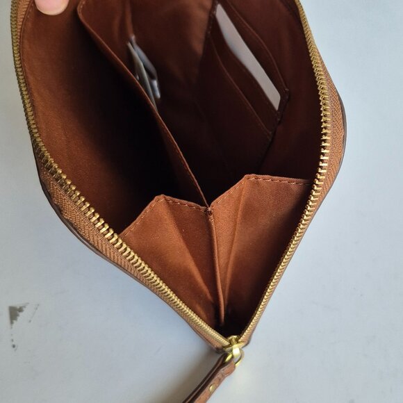 Fossil Wristlet - Picture 4 of 6